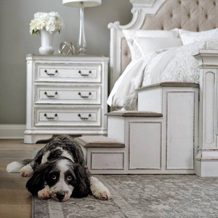 Magnolia Manor Pet Steps in Antique White image
