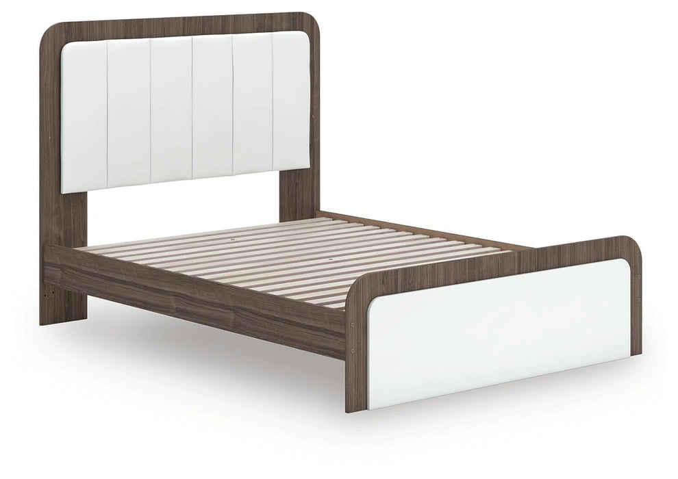 Kendanport Upholstered Bed