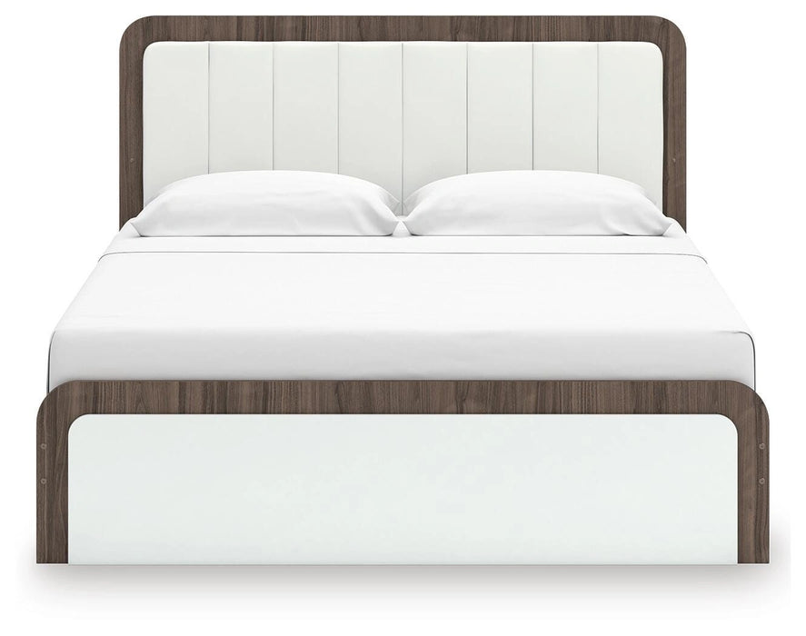 Kendanport Upholstered Bed