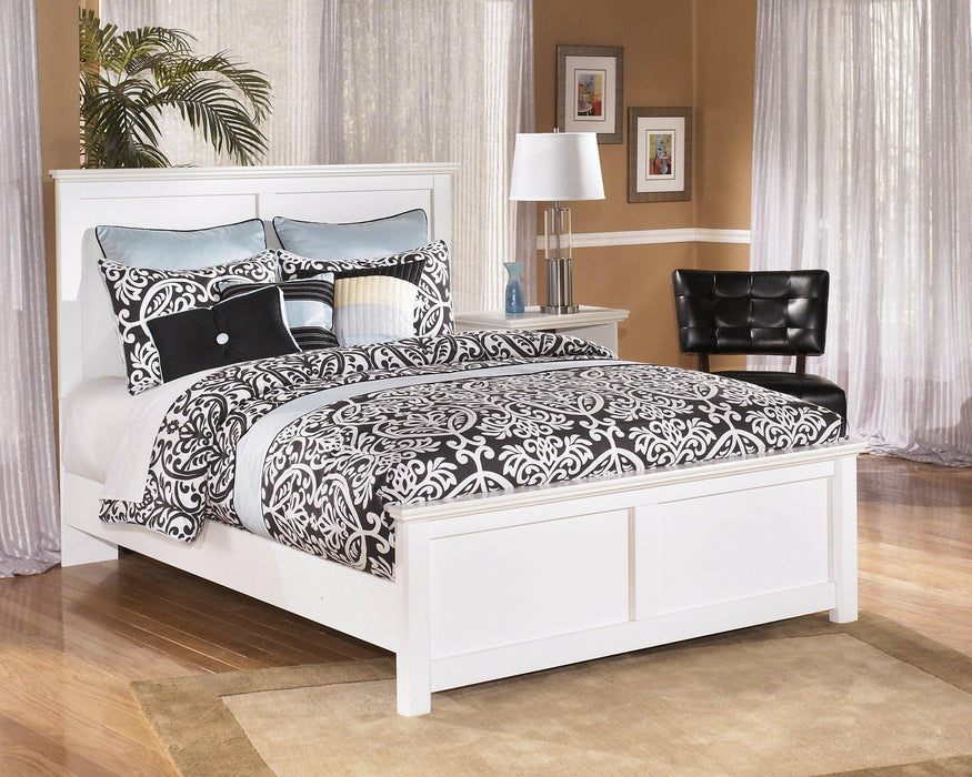 Bostwick Shoals White Queen Panel Bed, Dresser, Mirror and 2 Nightstands